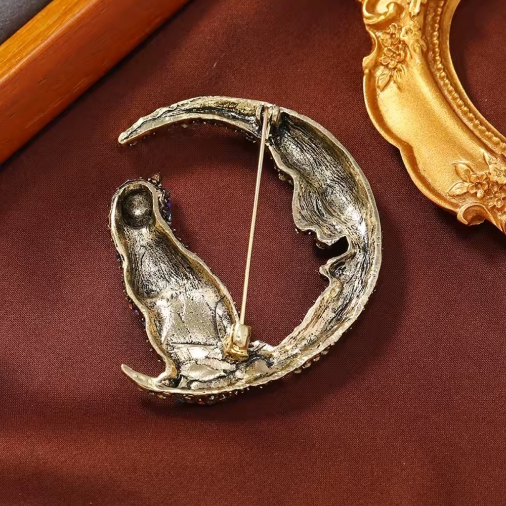 Moon Cat Crystal Brooch View 3